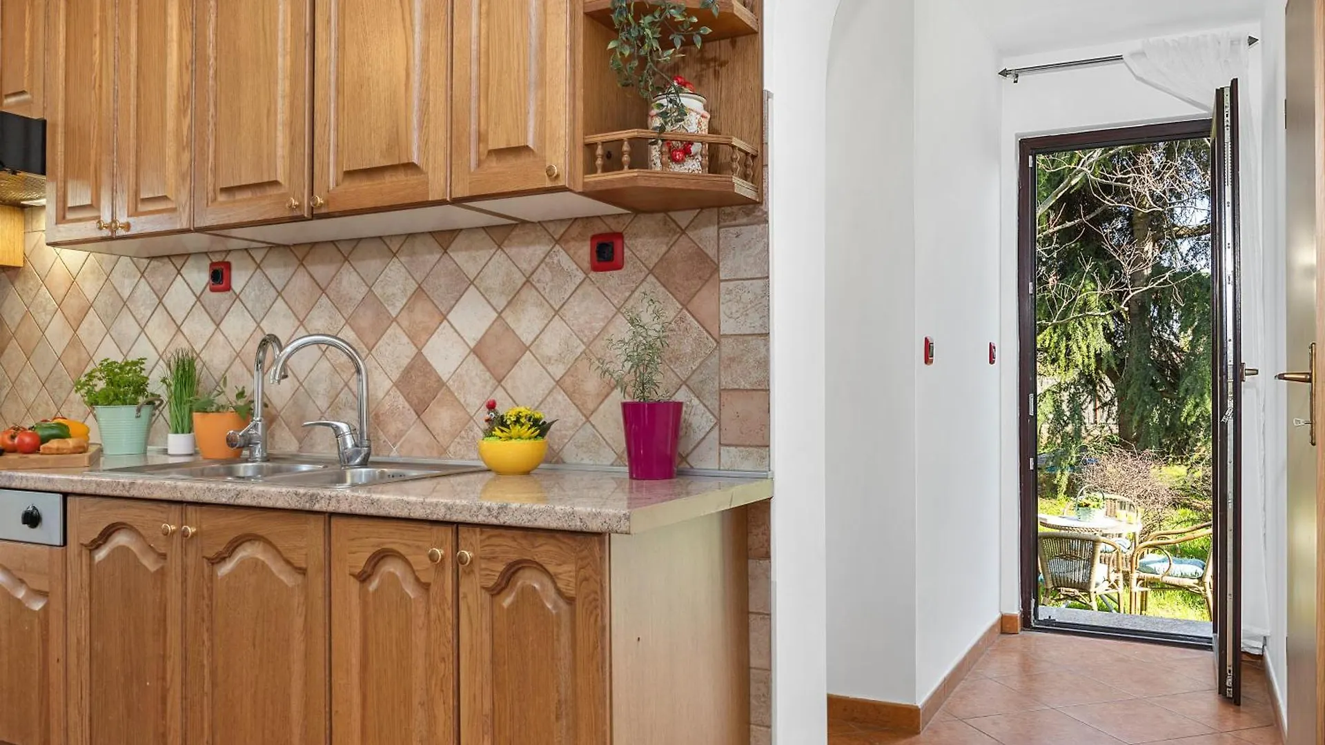 Apartment Roza, Pula, Near Center 0*, Pola